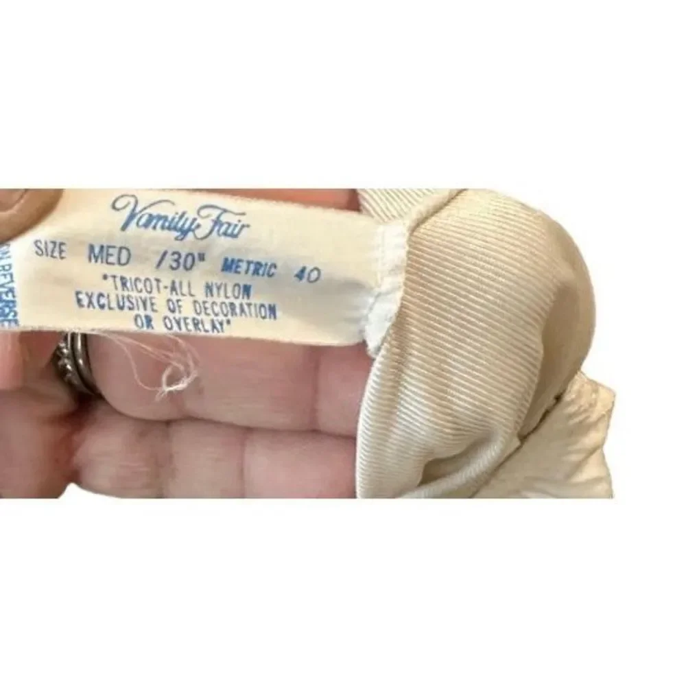 Vintage Vanity Fair Slip‎ - Picture 4 of 4